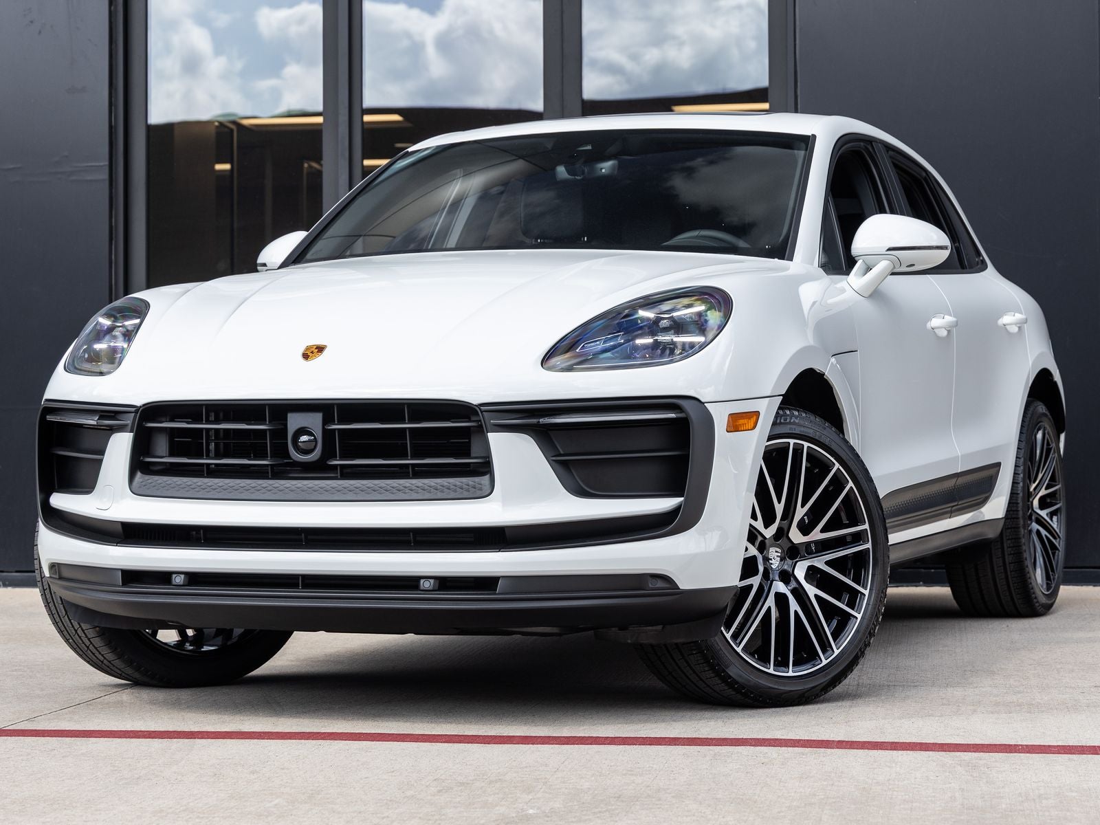 2026 Porsche Macan AWD