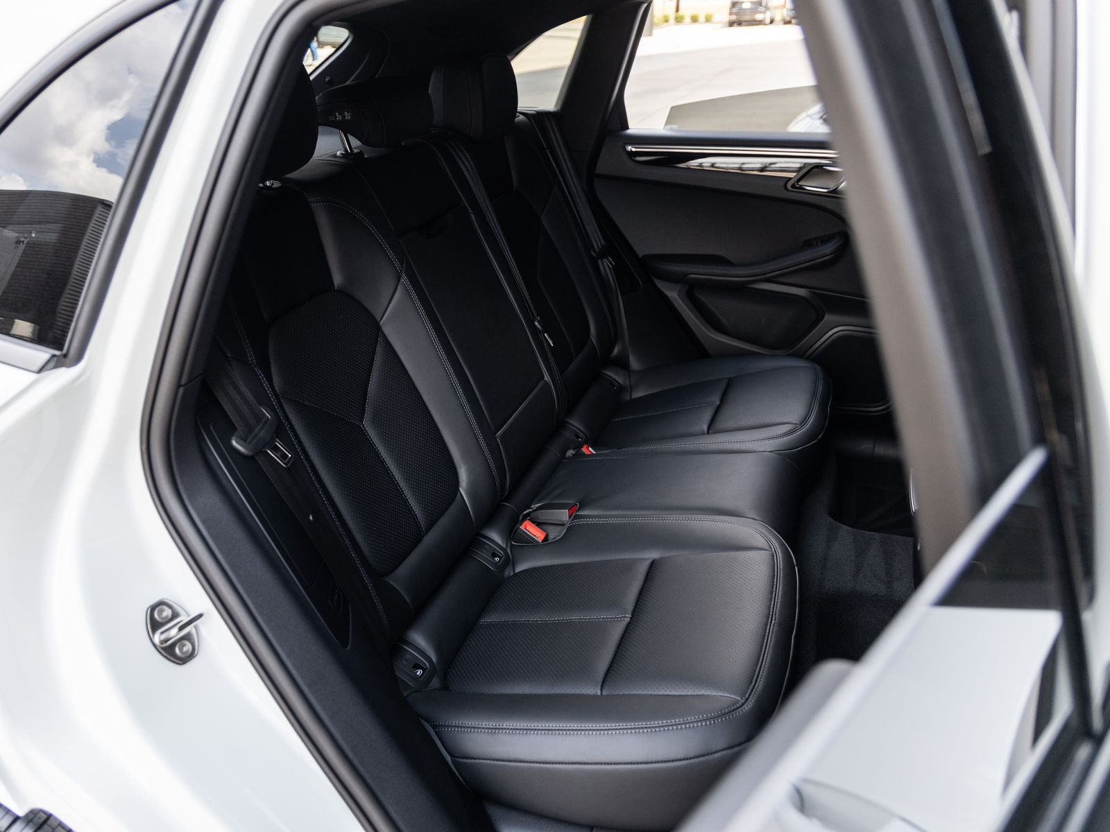 2026 Porsche Macan AWD