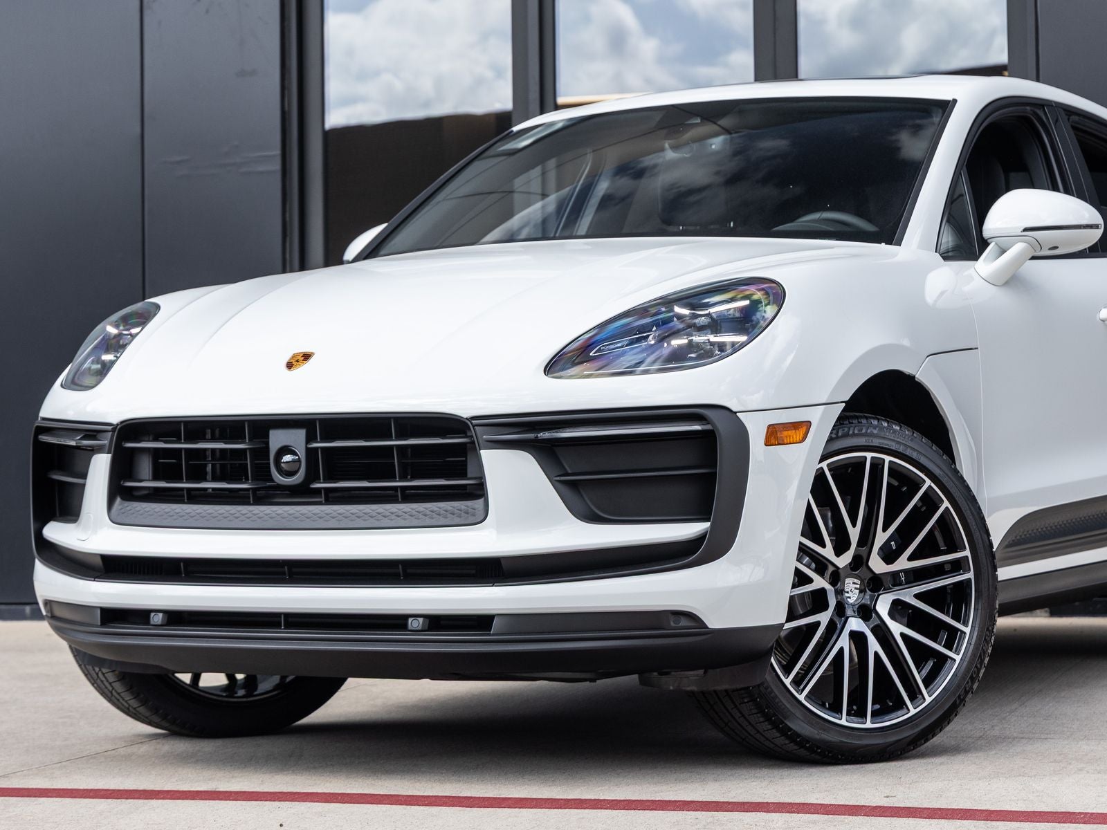 2026 Porsche Macan AWD