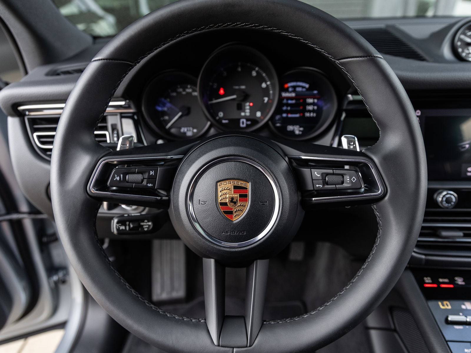 2026 Porsche Macan AWD