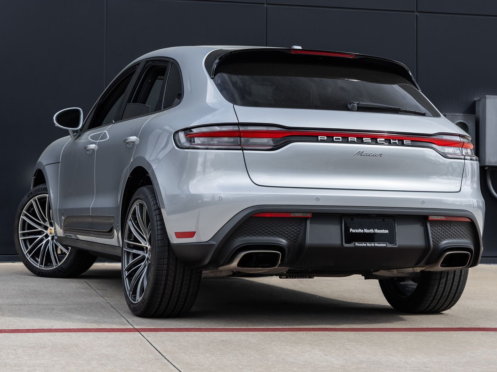 2026 Porsche Macan AWD