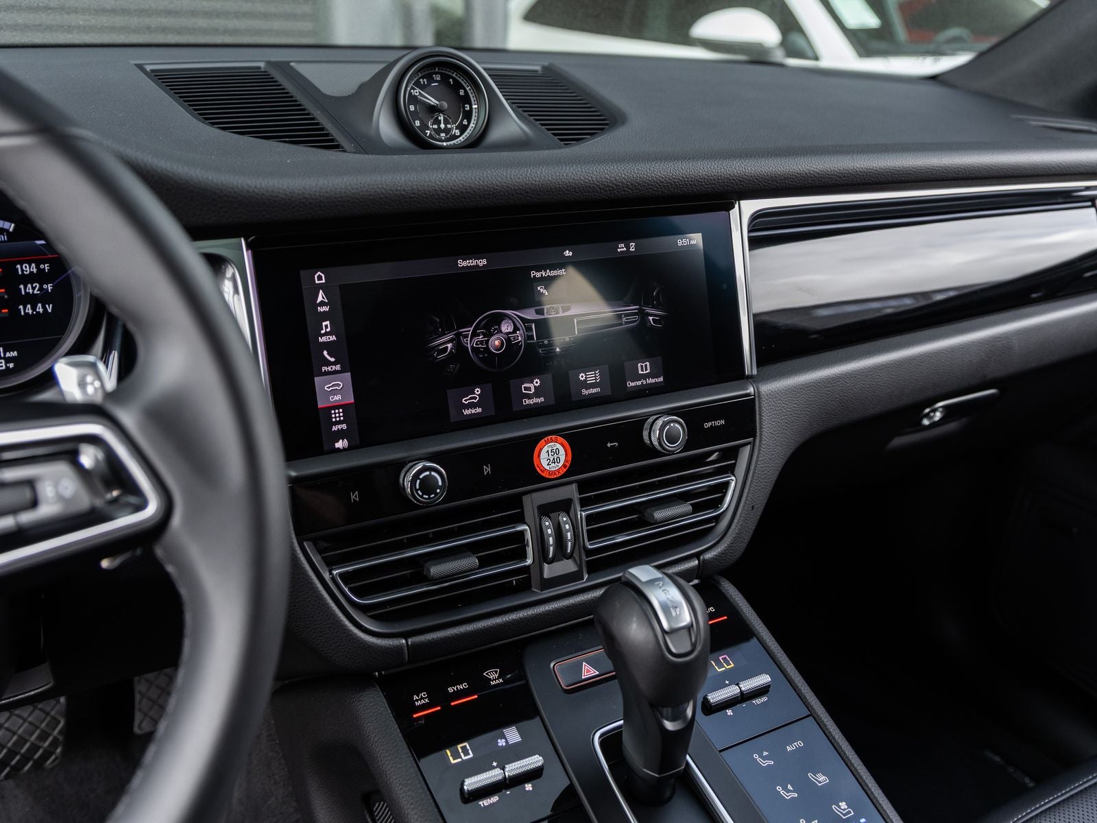 2026 Porsche Macan AWD