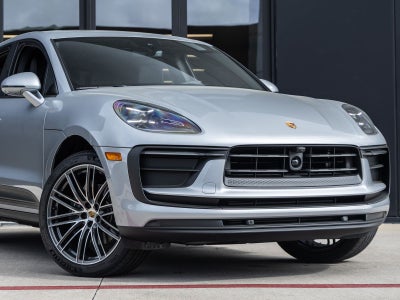2026 Porsche Macan AWD