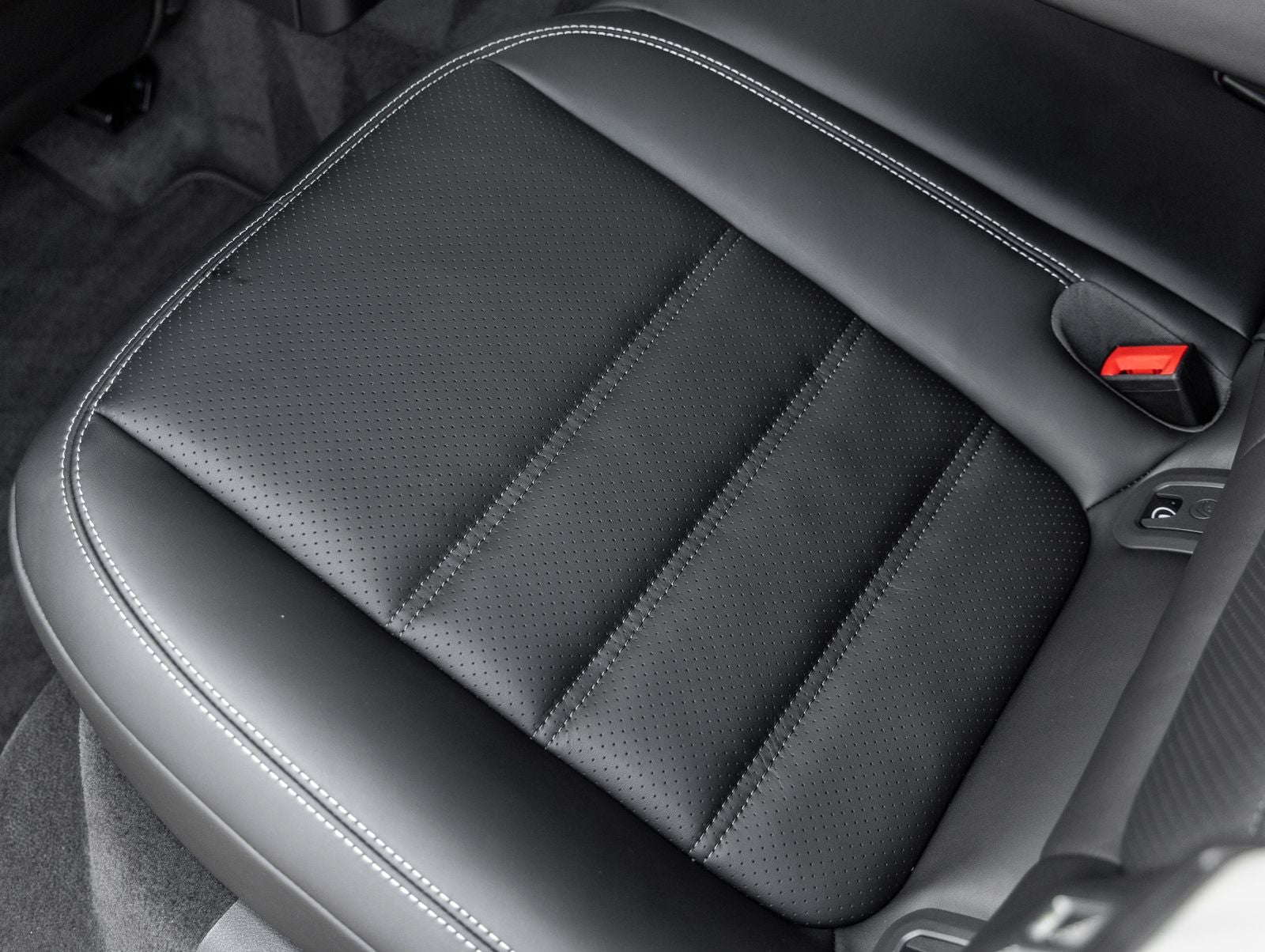 2026 Porsche Macan Macan T