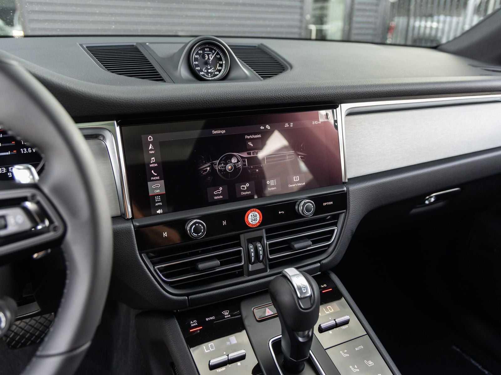 2026 Porsche Macan AWD