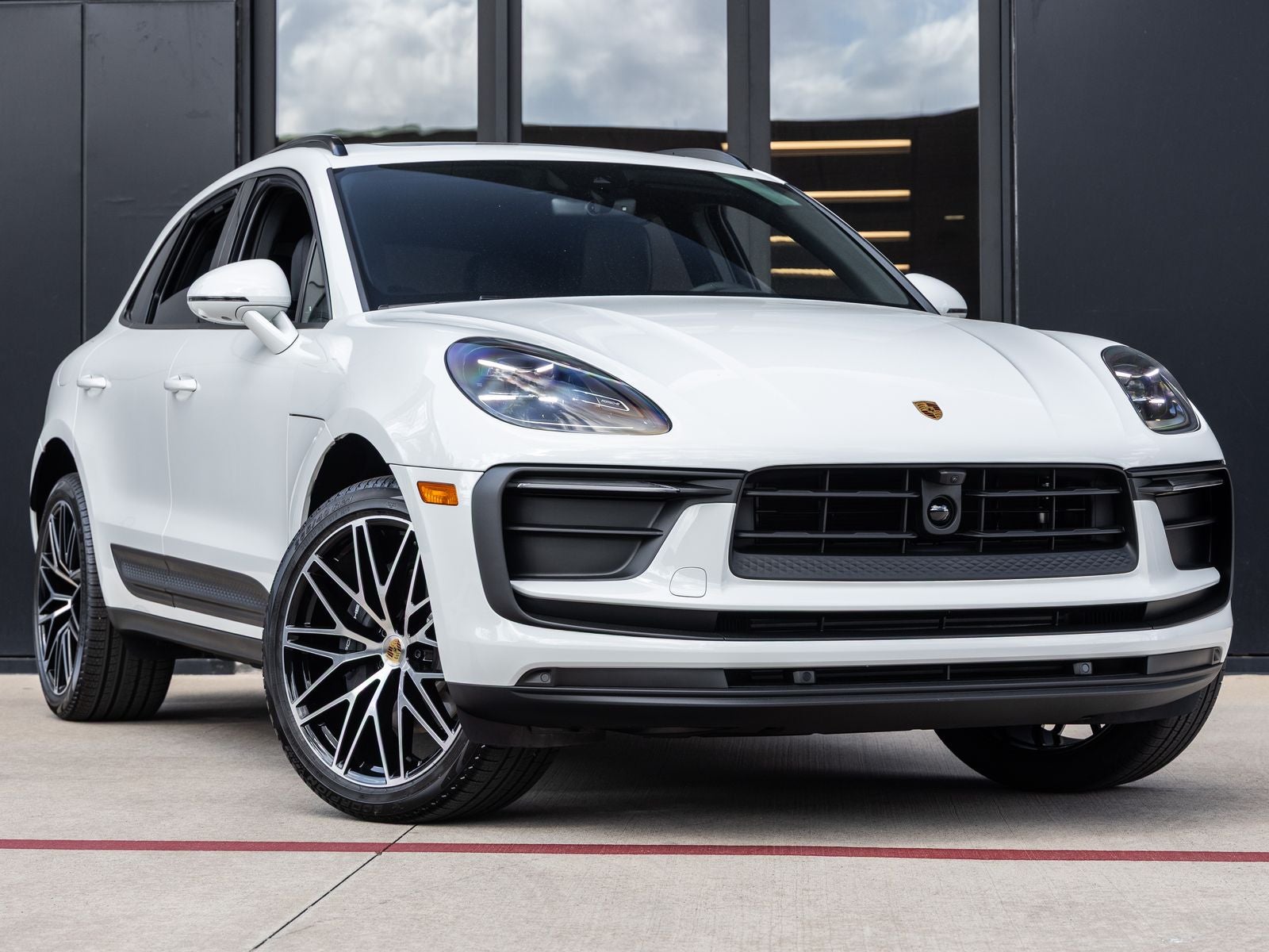 2026 Porsche Macan AWD