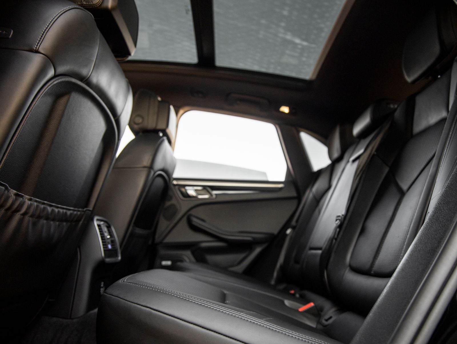 2021 Porsche Macan Macan