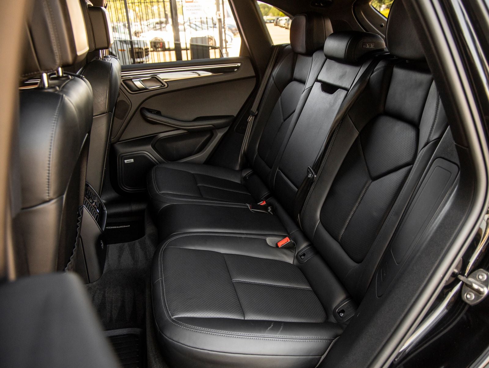 2021 Porsche Macan Macan
