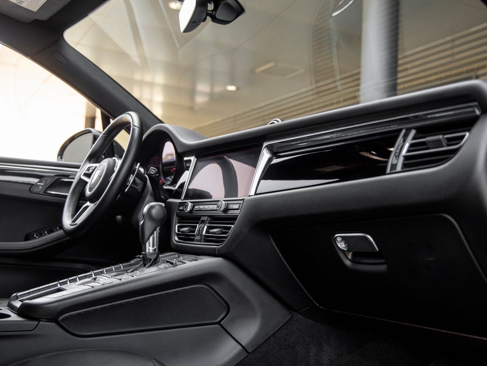 2021 Porsche Macan Macan