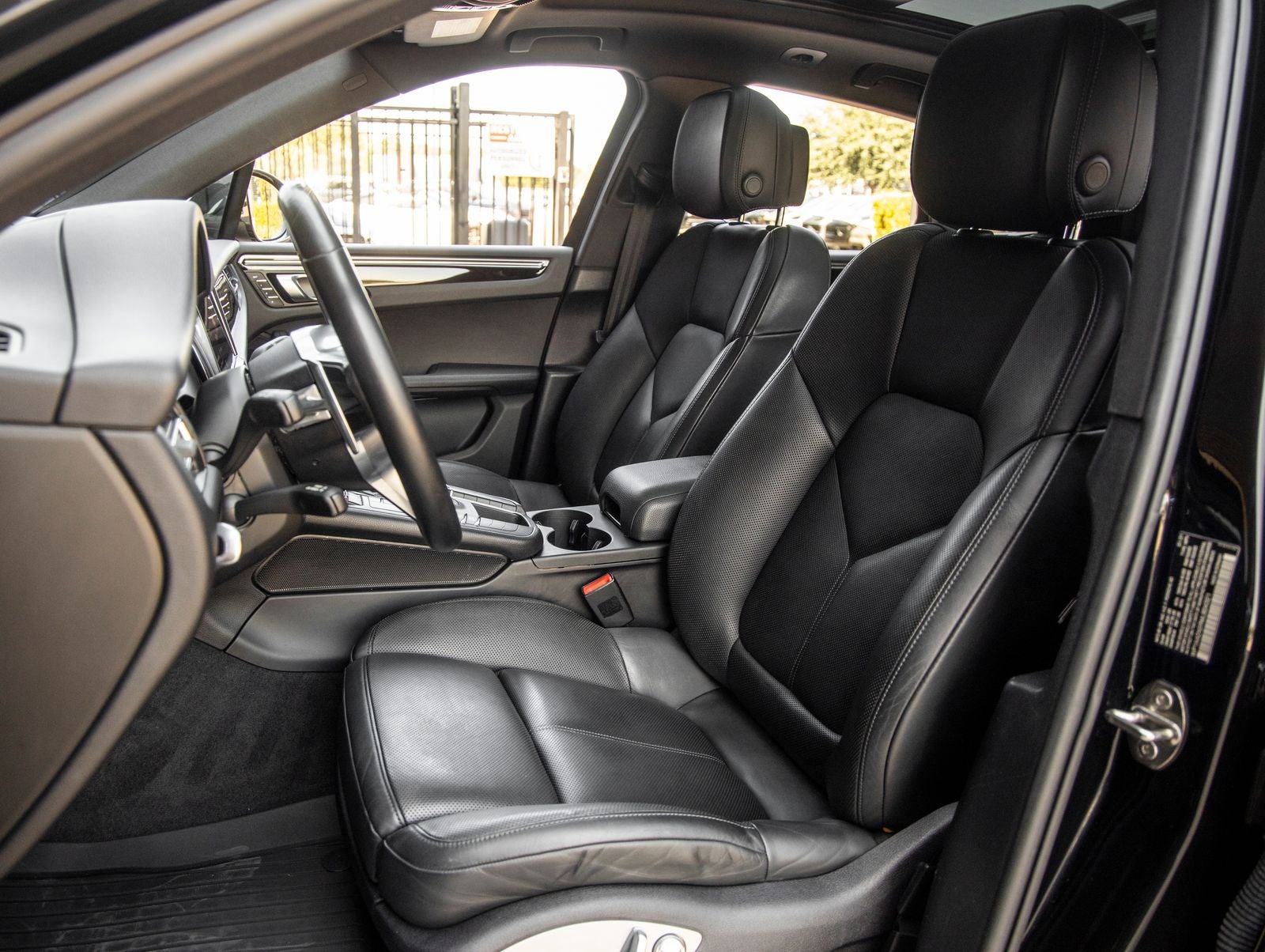 2021 Porsche Macan Macan