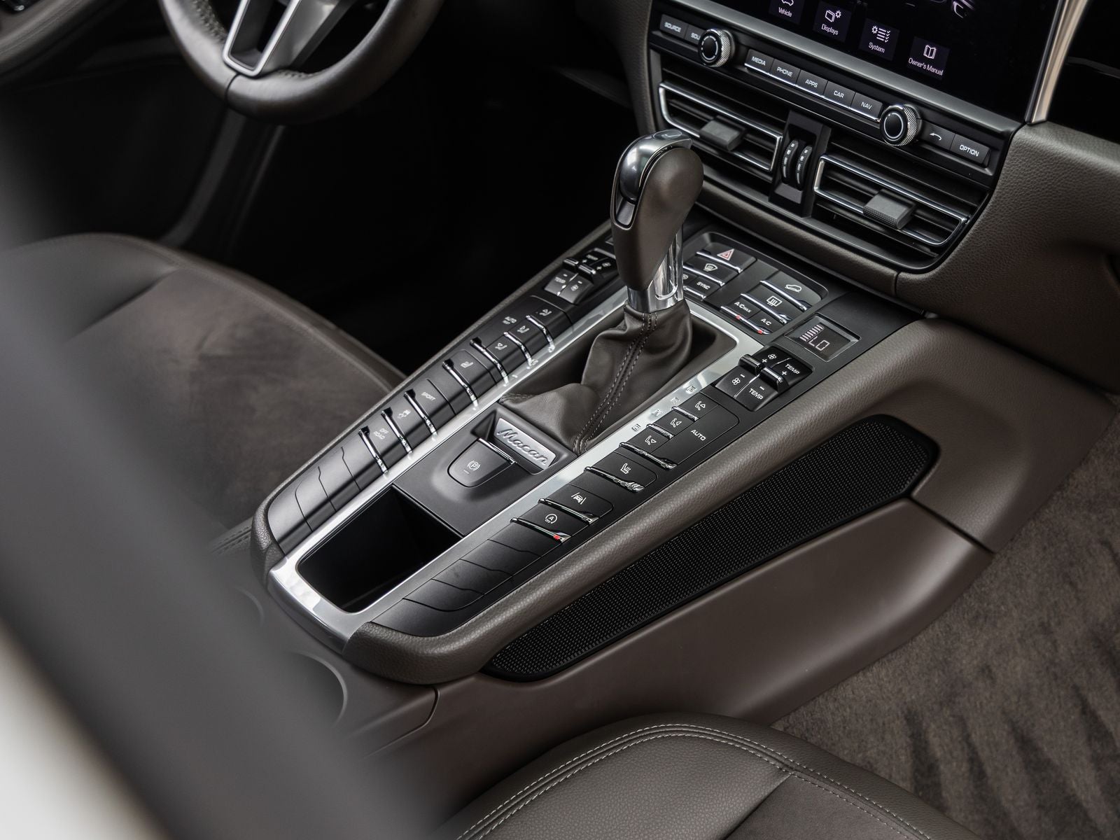 2021 Porsche Macan Macan