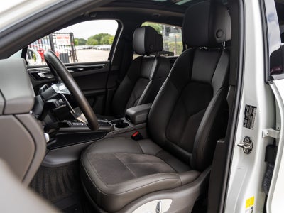 2021 Porsche Macan Macan