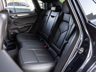 2021 Porsche Macan Macan
