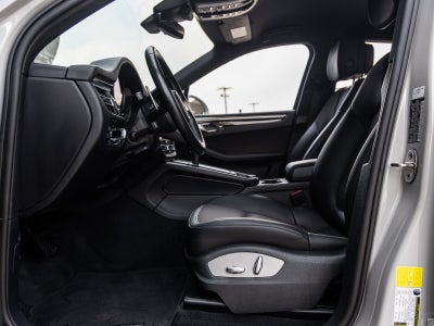 2023 Porsche Macan Macan (MY23)