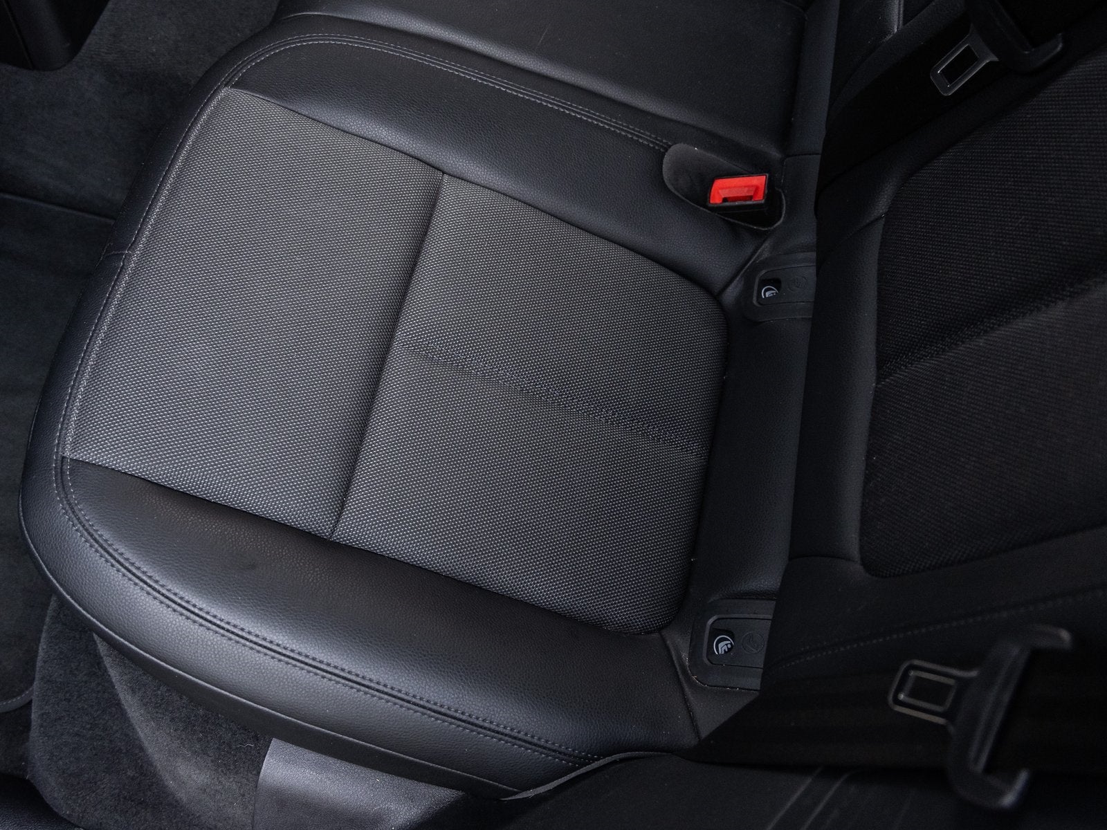 2023 Porsche Macan Macan (MY23)