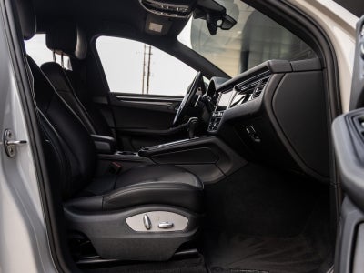 2023 Porsche Macan Macan (MY23)