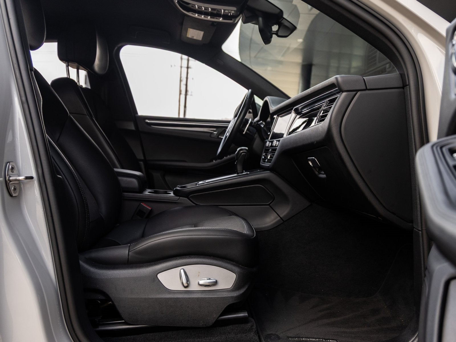 2023 Porsche Macan Macan (MY23)