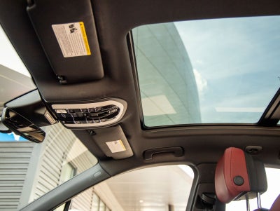 2023 Porsche Macan AWD