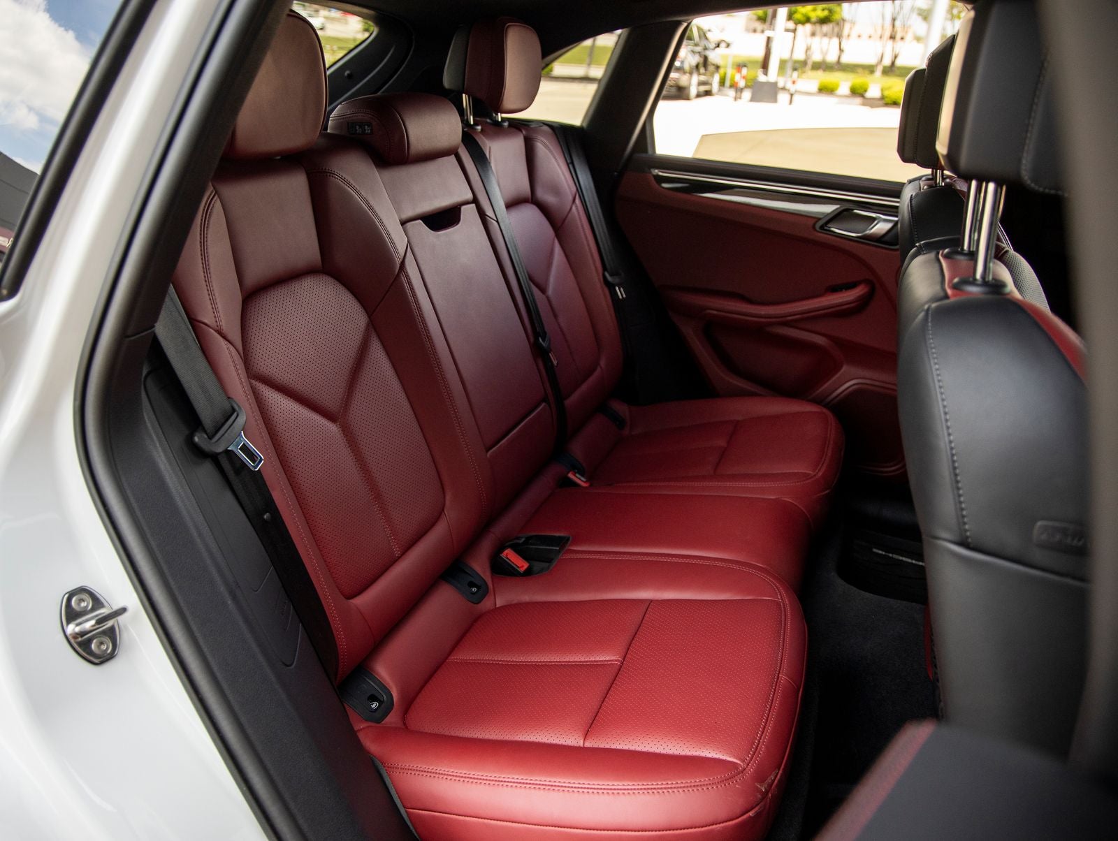 2023 Porsche Macan AWD