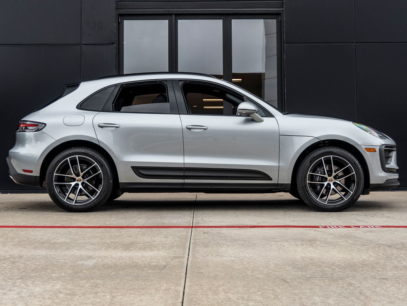 2024 Porsche Macan Macan (MY24)