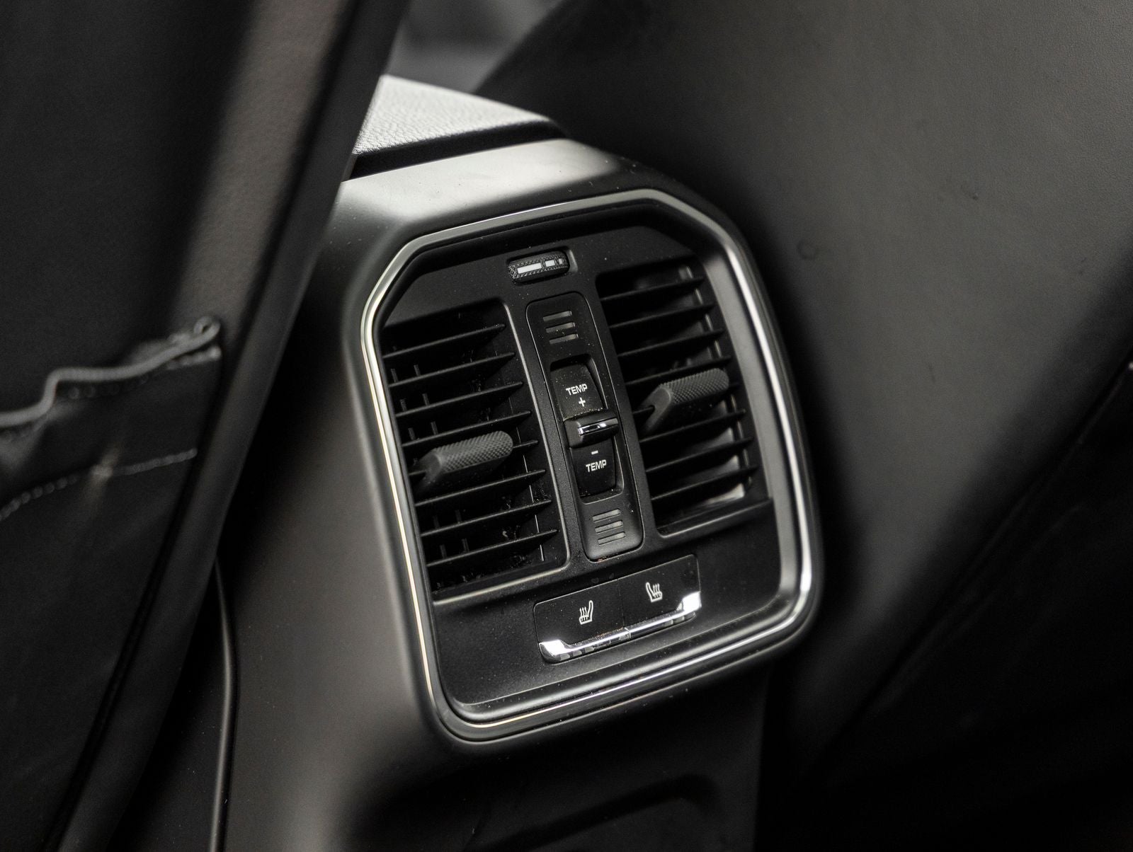 2024 Porsche Macan Macan (MY24)