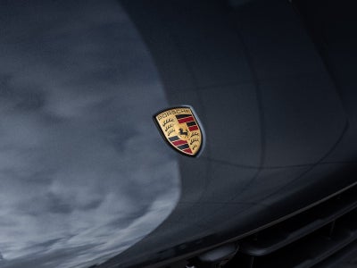 2026 Porsche Macan AWD