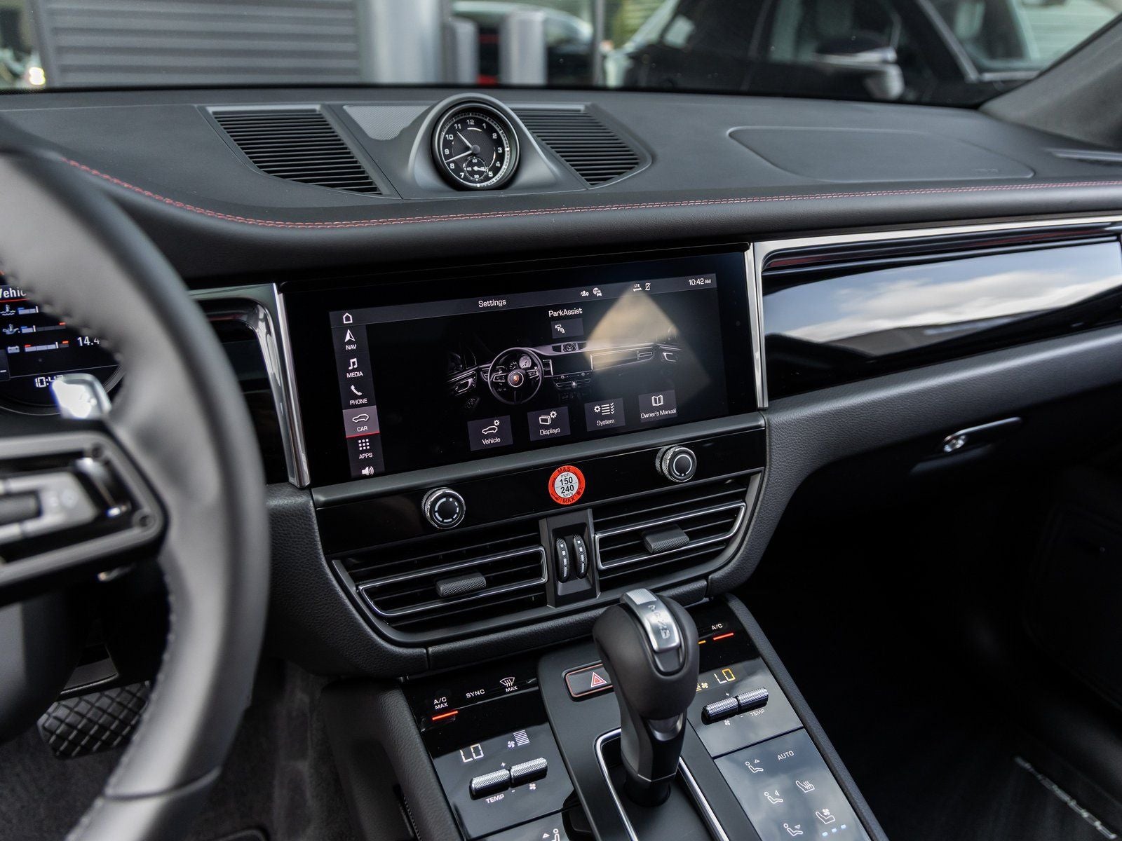 2026 Porsche Macan AWD