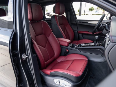2026 Porsche Macan AWD