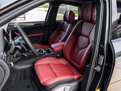 2026 Porsche Macan AWD