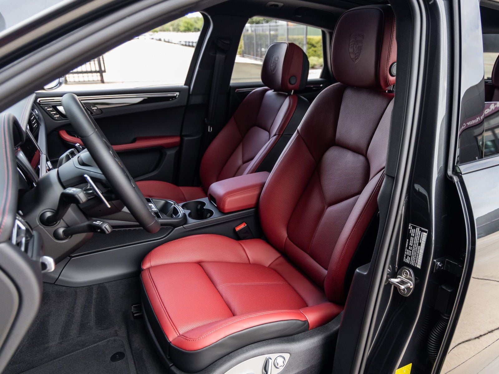 2026 Porsche Macan AWD