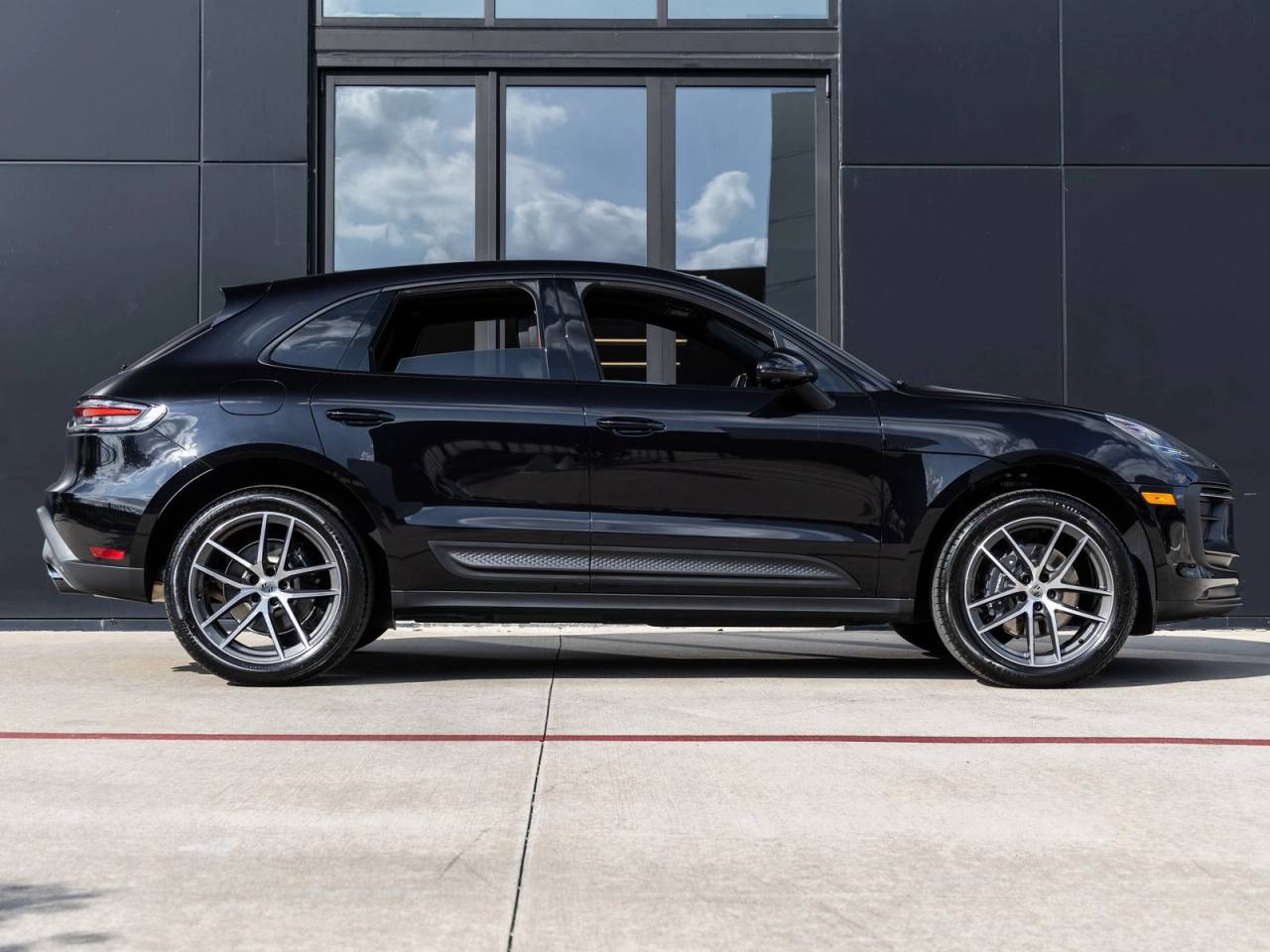 2026 Porsche Macan AWD