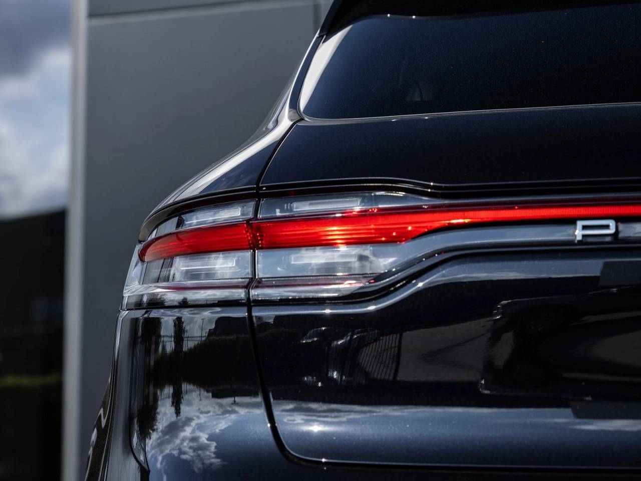 2026 Porsche Macan AWD