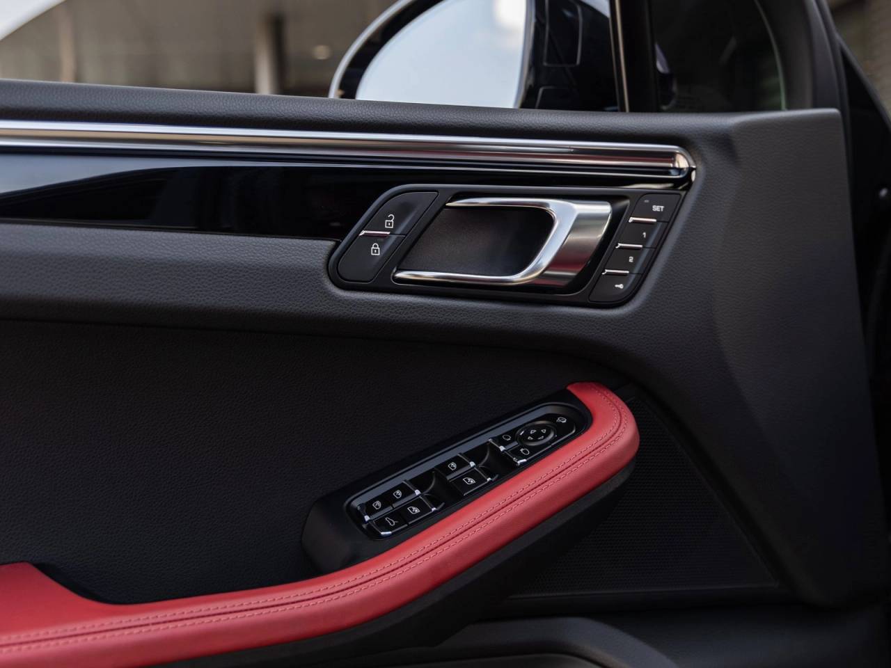 2026 Porsche Macan AWD