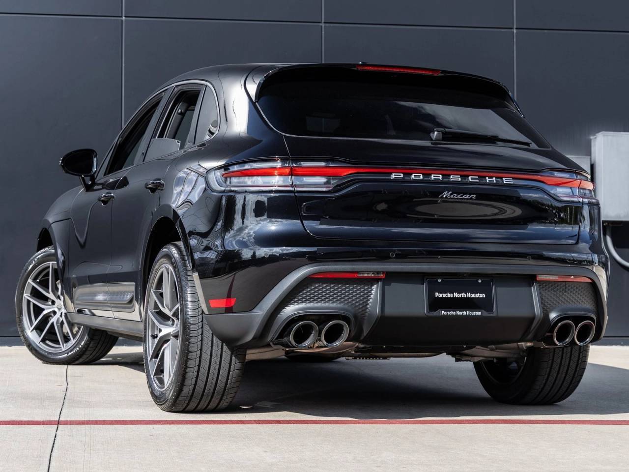 2026 Porsche Macan AWD