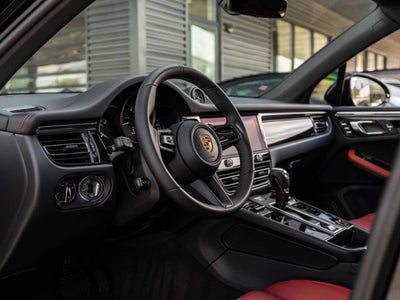 2026 Porsche Macan AWD