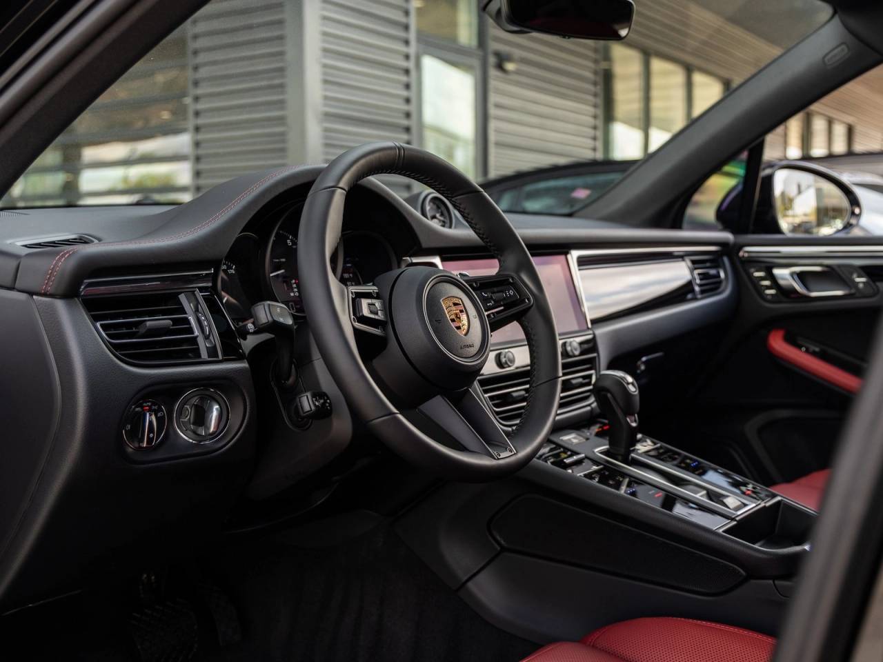 2026 Porsche Macan AWD
