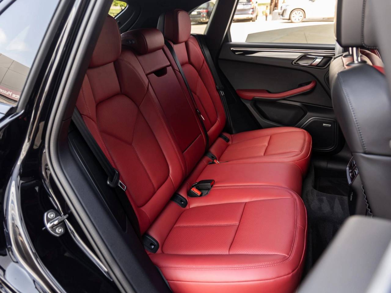 2026 Porsche Macan AWD