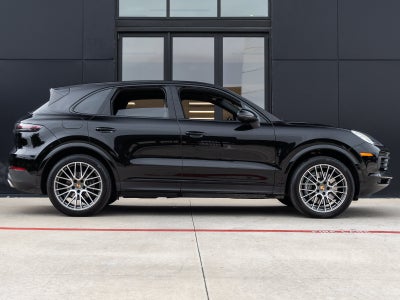 2023 Porsche Cayenne Base