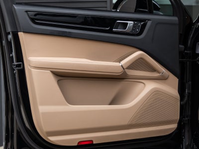 2023 Porsche Cayenne Base