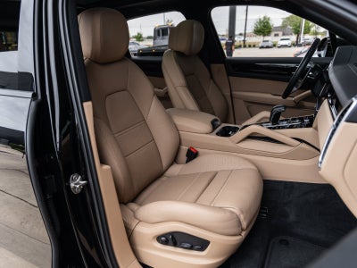 2023 Porsche Cayenne Base