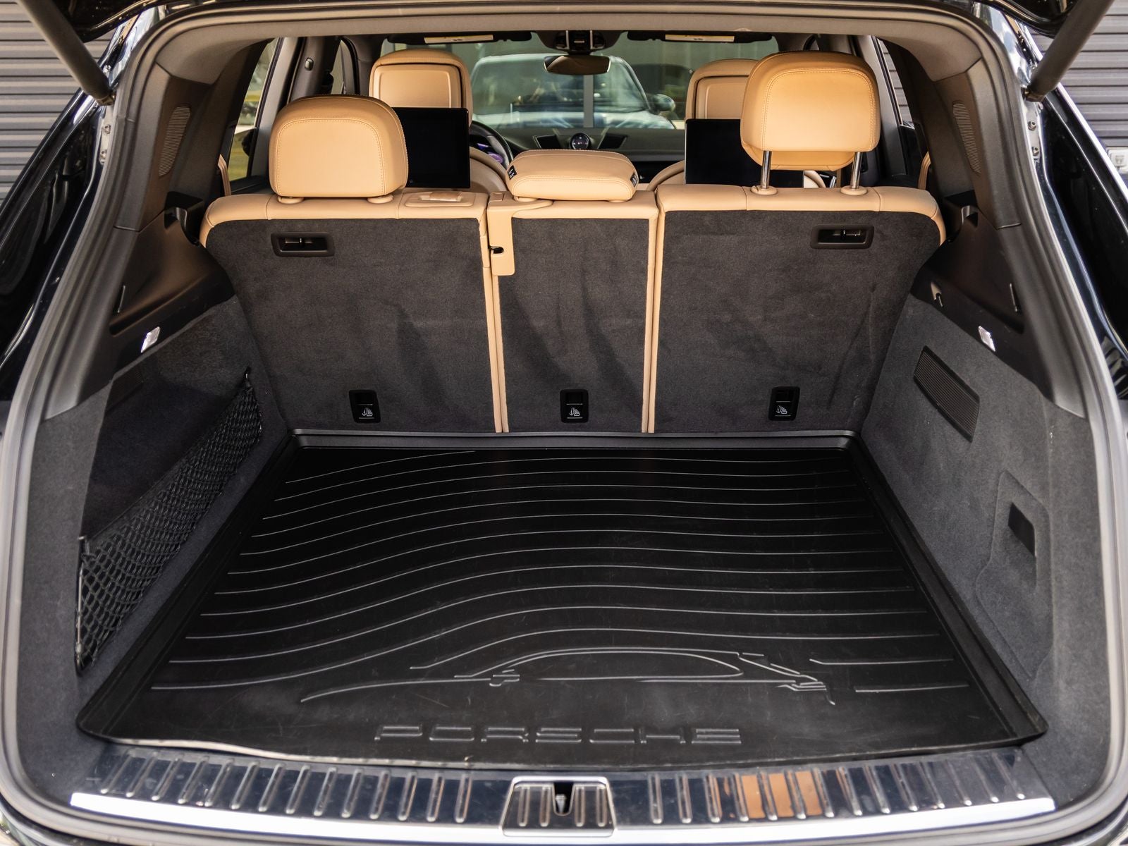 2023 Porsche Cayenne Cayenne Platinum Edition (MY23)