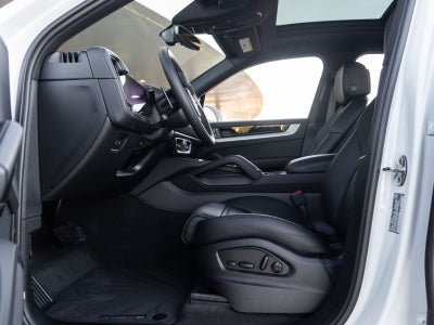 2026 Porsche Cayenne AWD