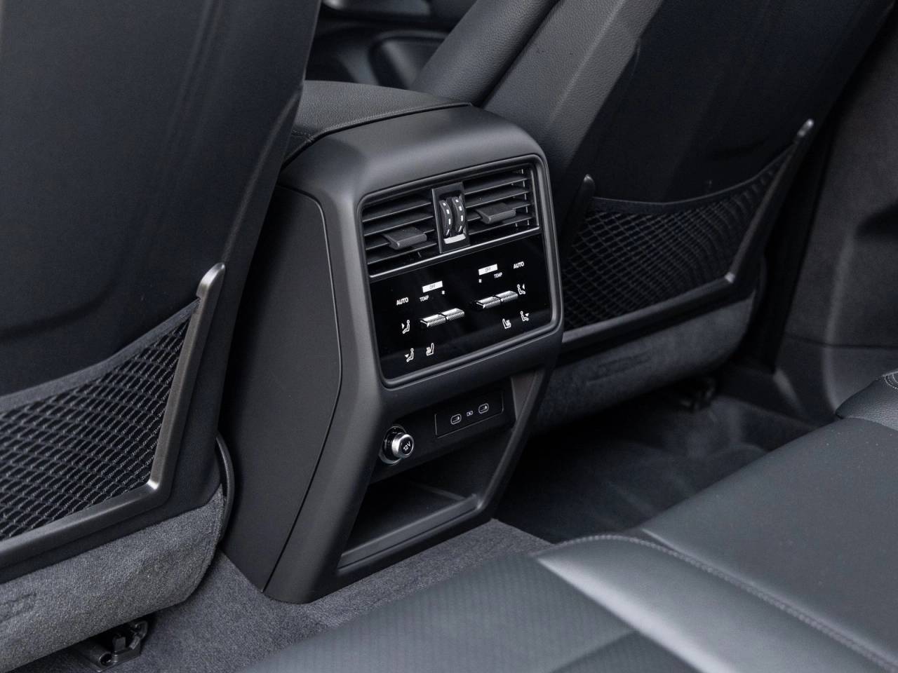 2026 Porsche Cayenne AWD