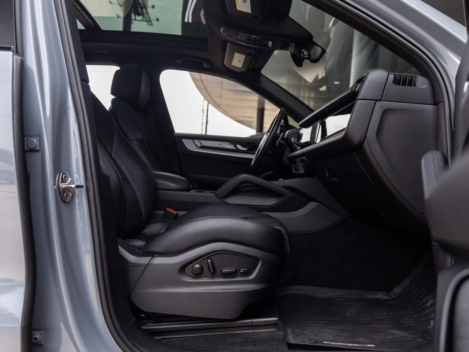 2024 Porsche Cayenne AWD