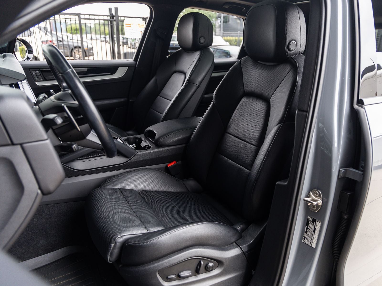 2024 Porsche Cayenne AWD