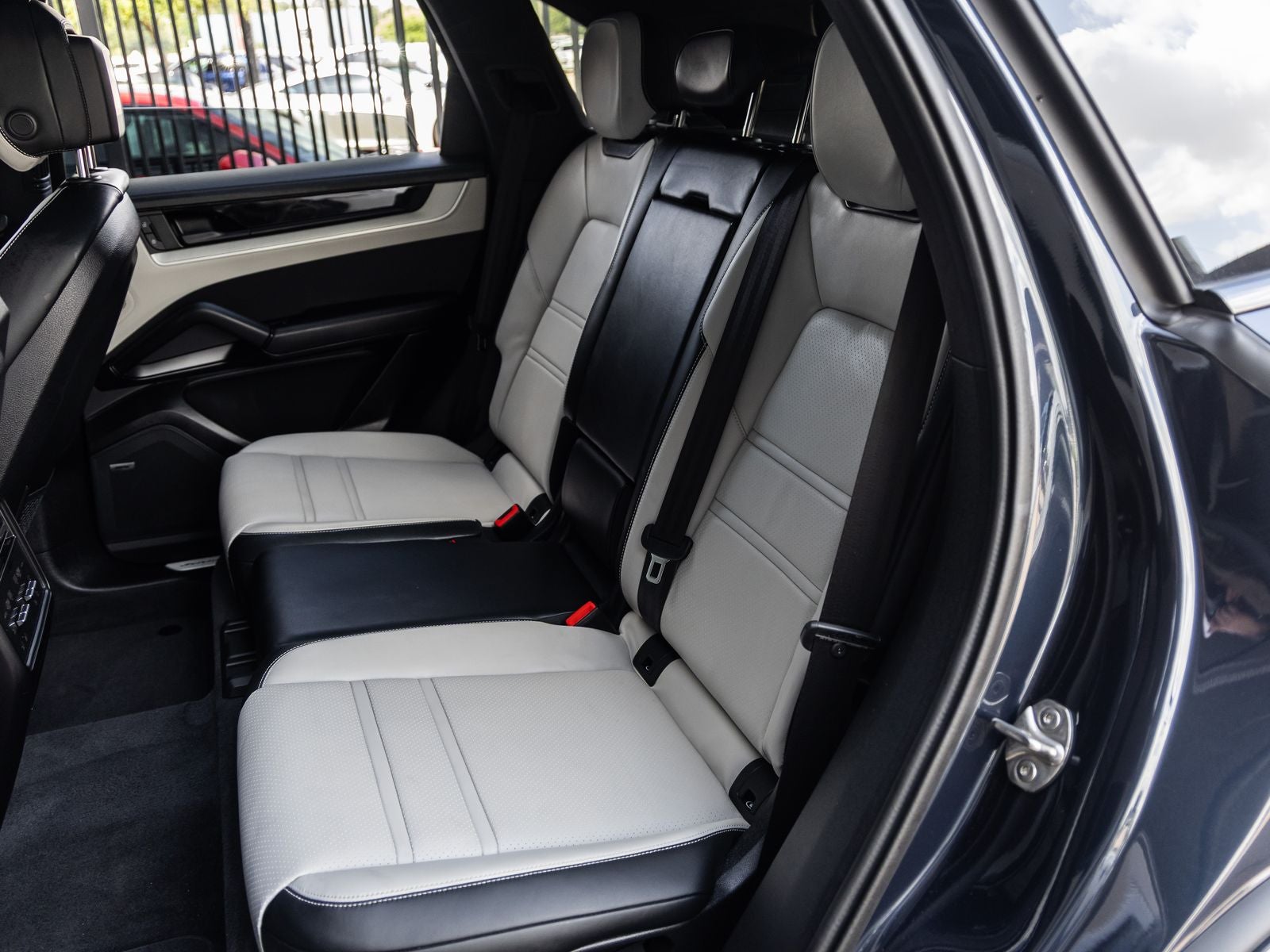2025 Porsche Cayenne AWD