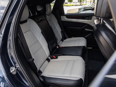 2025 Porsche Cayenne AWD