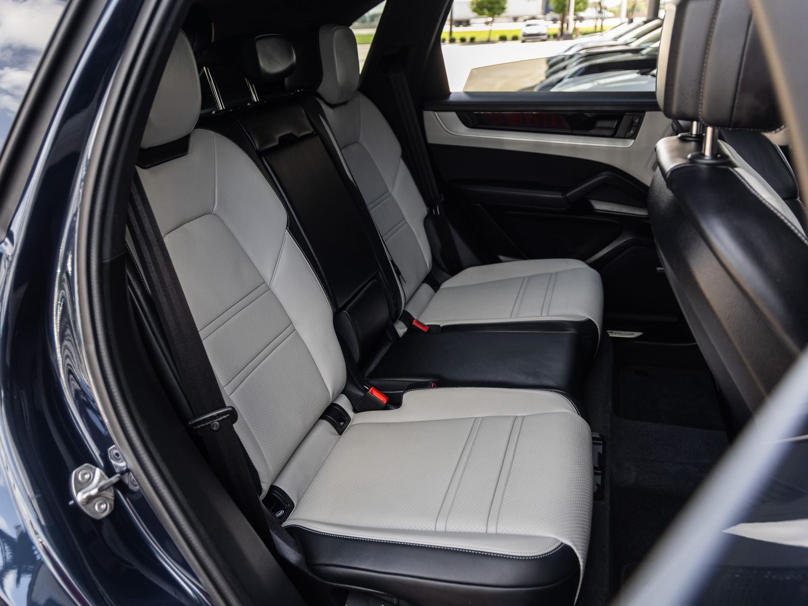 2025 Porsche Cayenne AWD