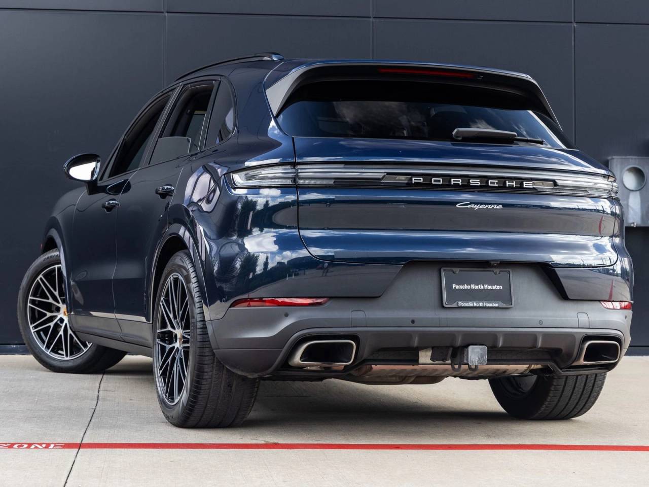2025 Porsche Cayenne AWD
