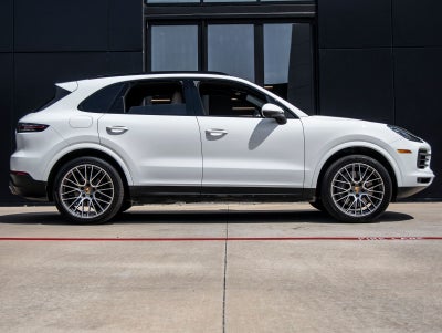 2023 Porsche Cayenne Base